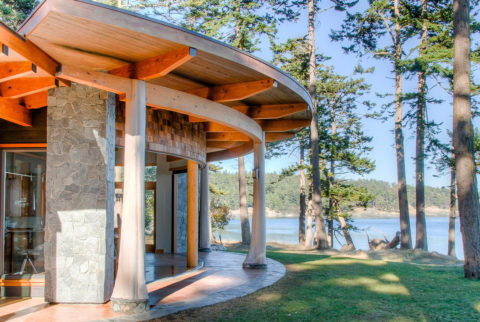 Curve Appeal, Sidney Island, BC. Timberwork by Kettle River Timberworks.