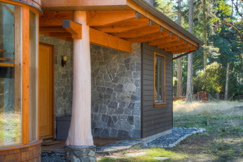 Curve Appeal, Sidney Island, BC. Timberwork by Kettle River Timberworks.